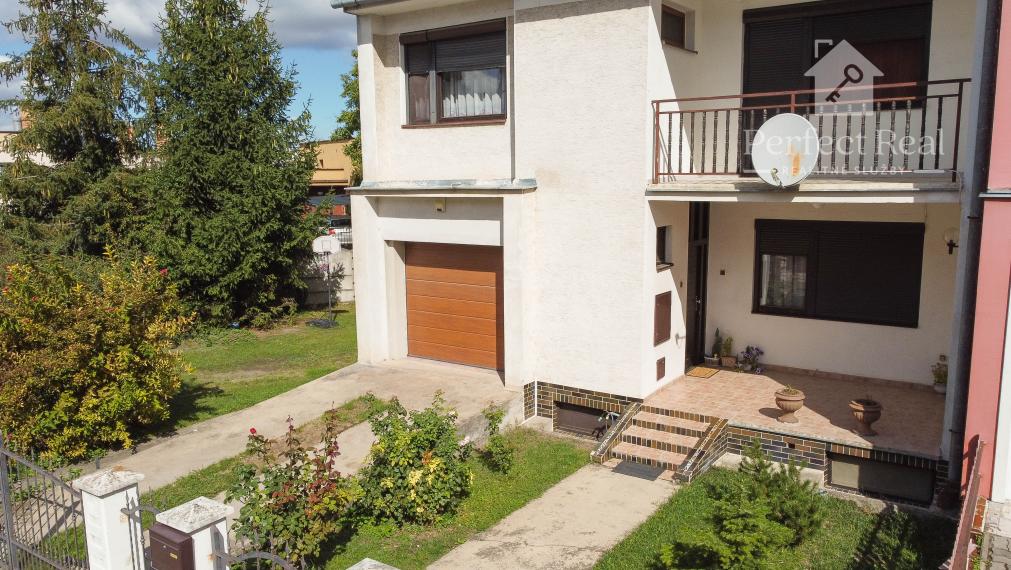 Priestranný 5-izbový radový dom na predaj v Dunajskej Strede