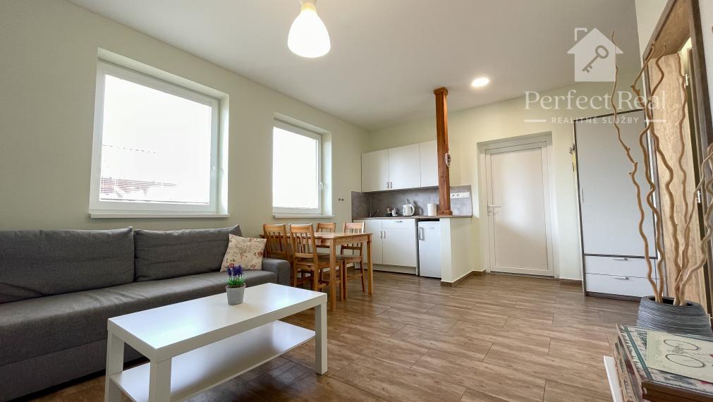 Dvojdom vo Veľkom Mederi s možnosťou ďalšej výstavby.