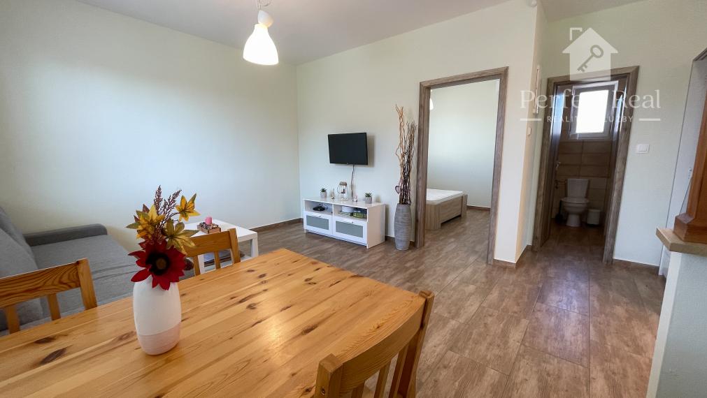 Dvojdom vo Veľkom Mederi s možnosťou ďalšej výstavby.