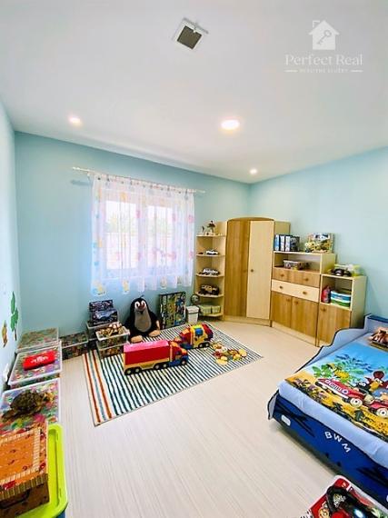 Krásny tehlový rodinný dom na predaj,slepá ulica, Gabčíkovo