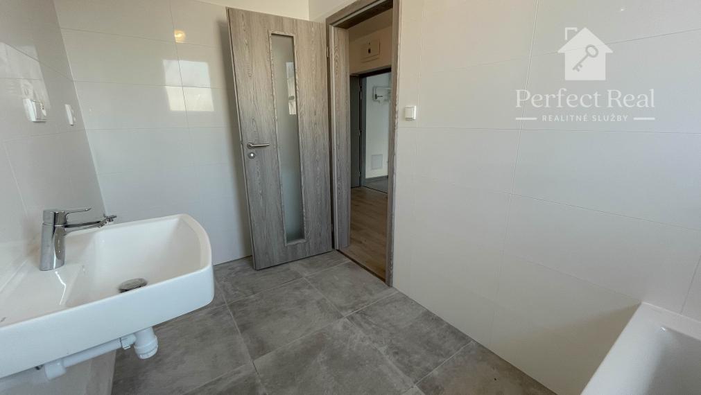 Krásne, veľkometrážne byty s parkovacím státím v dobrej lokalite v obci Zlaté Klasy- výmera 93m2