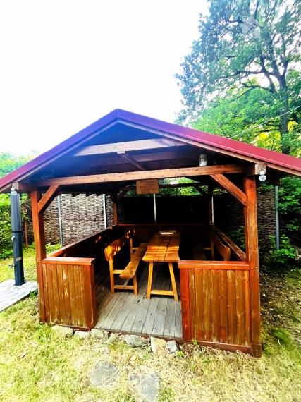 Výrazne znížená cena trojpodlažnej chaty so záhradou 458m2 na Ohňavách nad Modrou!!!