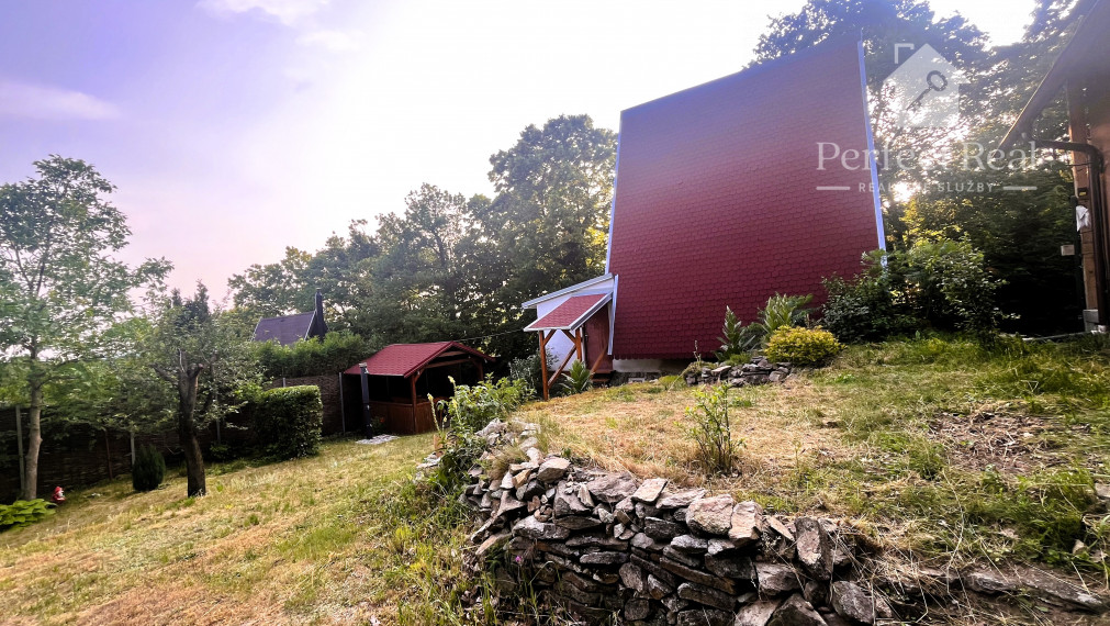 Výrazne znížená cena trojpodlažnej chaty so záhradou 458m2 na Ohňavách nad Modrou!!!