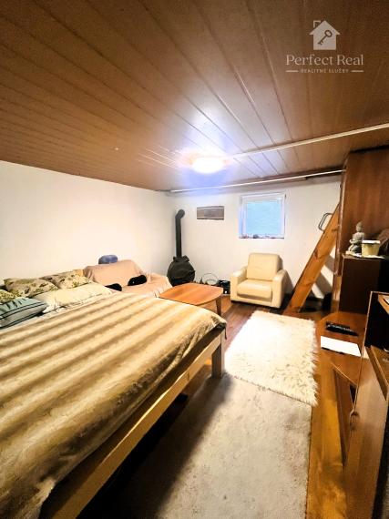 Výrazne znížená cena trojpodlažnej chaty so záhradou 458m2 na Ohňavách nad Modrou!!!