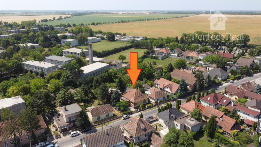 Obývateľný, veľmi zachovalý 4 izbový priestranný RD v obci Zlaté Klasy