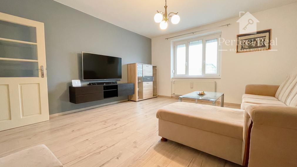 Útulný, 2 izbový tehlový rodinný dom v obci Zlaté Klasy-garáž