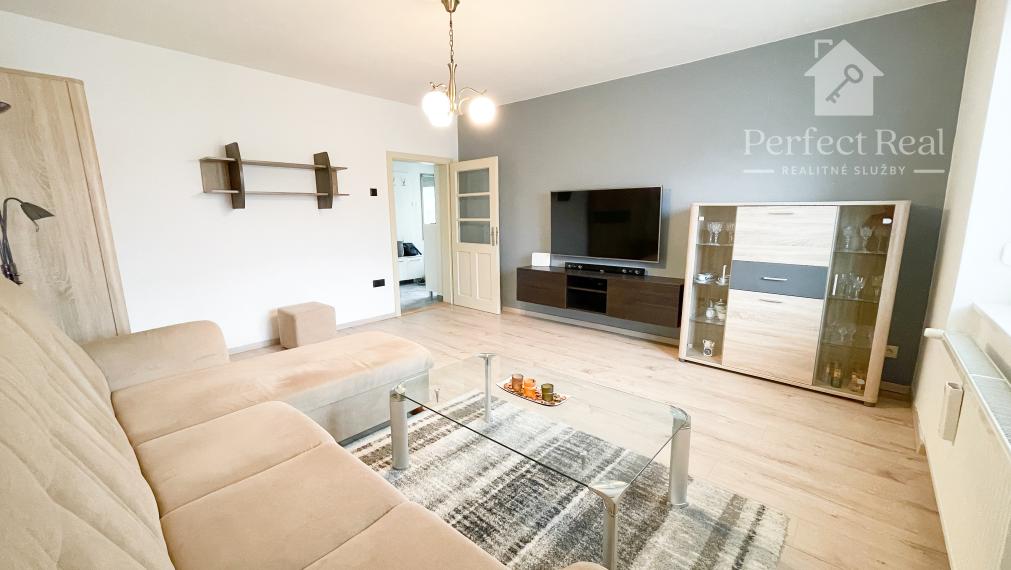 Útulný, 2 izbový tehlový rodinný dom v obci Zlaté Klasy-garáž