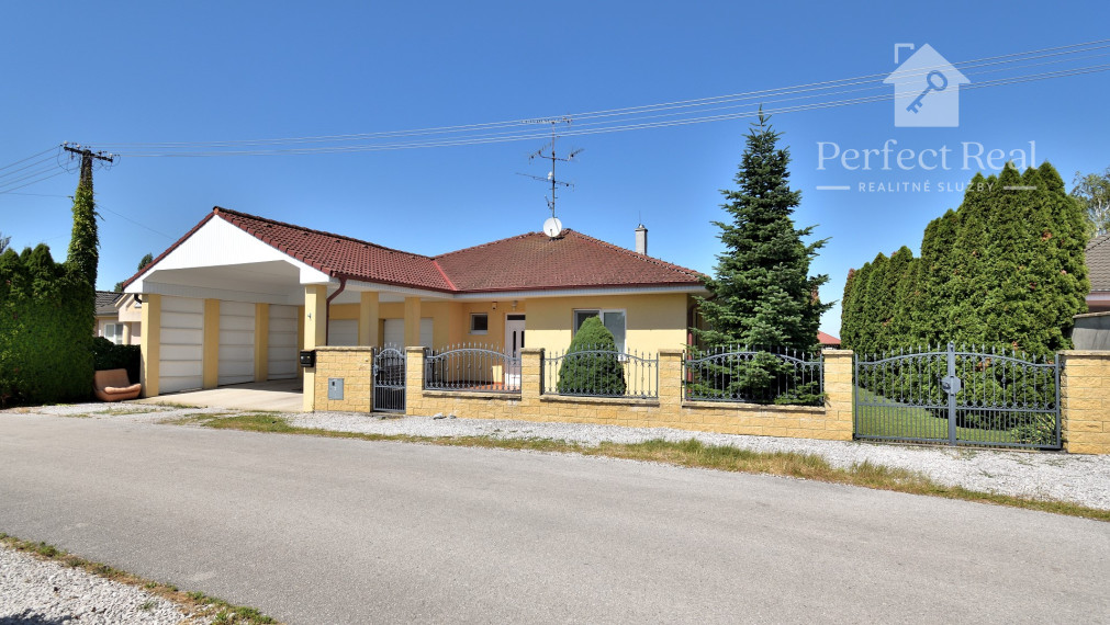 Priestranný 3 izbový dom s dvojgarážou, Kráľovičove Kračany