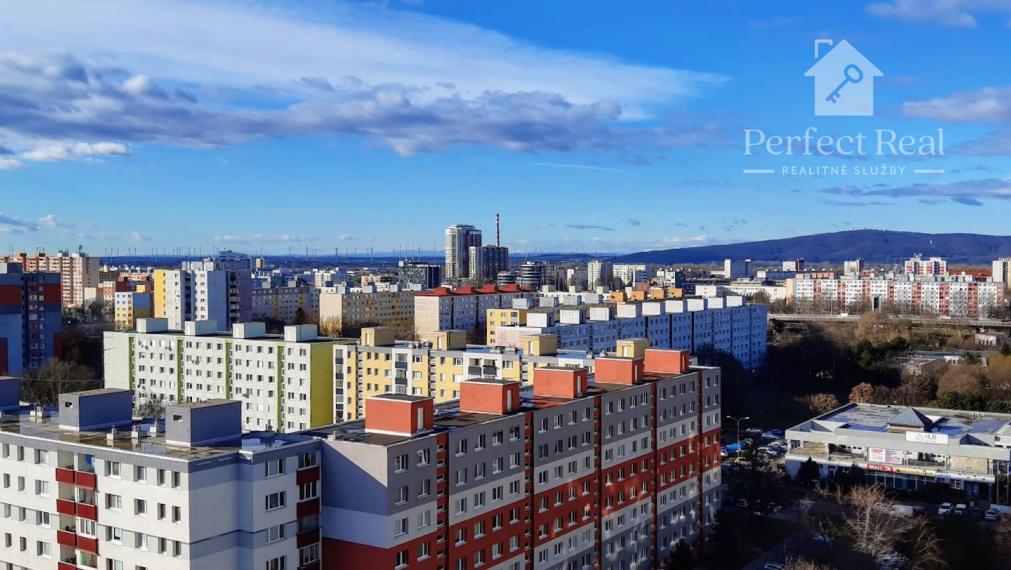 2izbový byt s loggiou, pri Auparku- PREDANE!!