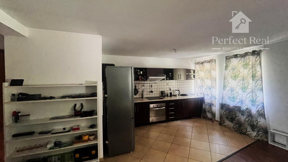 Na predaj 3. izbový byt 83,3m2 s balkónom v Kučišdorfskej doline v Pezinku, znížená cena !!!