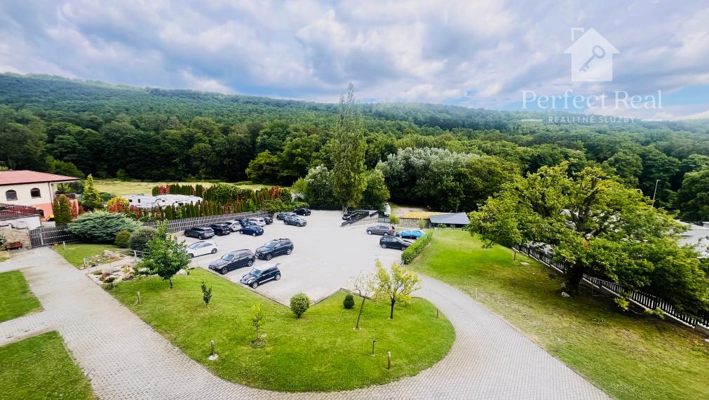 Na predaj 3. izbový byt 83,3m2 s balkónom v Kučišdorfskej doline v Pezinku, znížená cena !!!