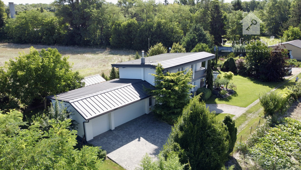 Jedinečná ponuka rodinného domu s veľkým pozemkom v Jahodnej