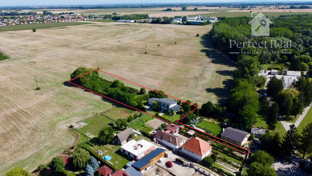 Jedinečná ponuka rodinného domu s veľkým pozemkom v Jahodnej