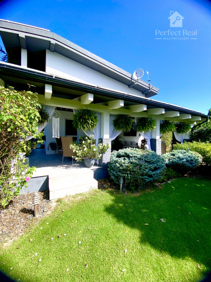 Jedinečná ponuka rodinného domu s veľkým pozemkom v Jahodnej