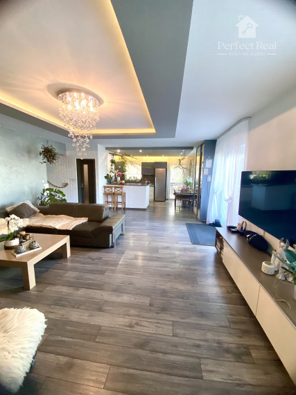 Jedinečná ponuka rodinného domu s veľkým pozemkom v Jahodnej