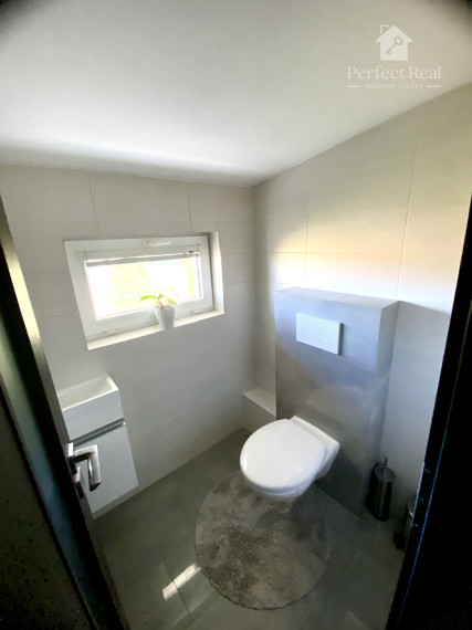 Jedinečná ponuka rodinného domu s veľkým pozemkom v Jahodnej