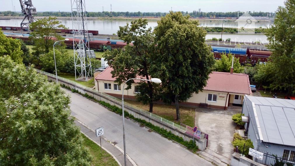 Podnikateľský objekt v blízkosti centra Komárna