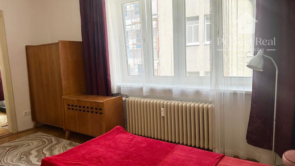 Perfektná poloha - Garsónka na prenájom s balkónom