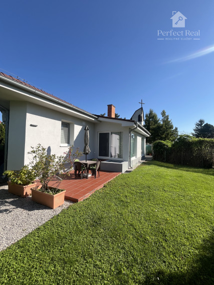 Exkluzívna ponuka - Krásny priestranný dom v obci Orechová Potôň