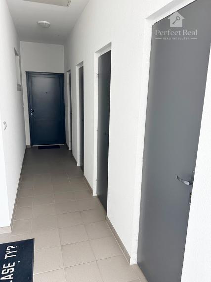 Na predaj 1izbový byt, pekná nová lokalita, balkón, parkovacie miesto REZERVOVANE!!!