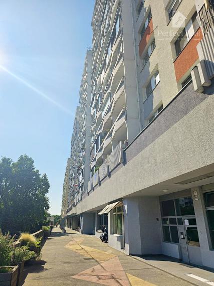 2izbový byt s loggiou, pri Auparku- PREDANE!!