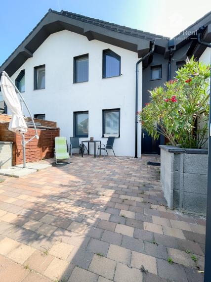 4 izbový mezonetový byt s malou záhradkou v obci Hviezdoslavov - 200m od vlakovej zastávky