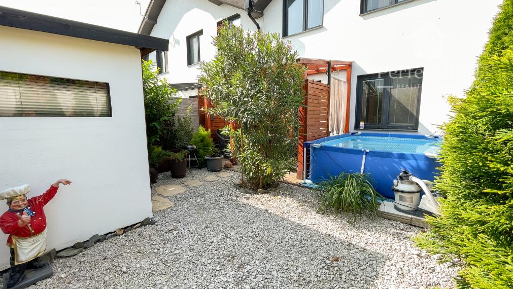 4 izbový mezonetový byt s malou záhradkou v obci Hviezdoslavov - 200m od vlakovej zastávky