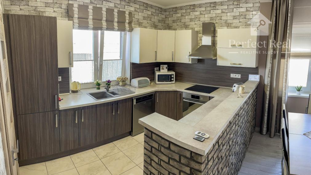 ZNÍŽENÁ CENA! Rodinný dom, 4 izbový, slepá ulica, Gabčíkovo