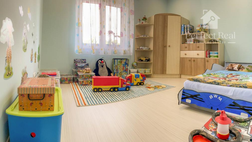 ZNÍŽENÁ CENA! Rodinný dom, 4 izbový, slepá ulica, Gabčíkovo