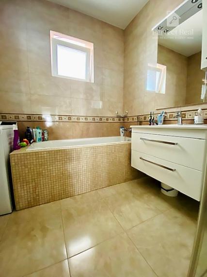 ZNÍŽENÁ CENA! Rodinný dom, 4 izbový, slepá ulica, Gabčíkovo