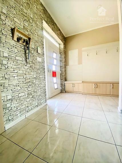 ZNÍŽENÁ CENA! Rodinný dom, 4 izbový, slepá ulica, Gabčíkovo