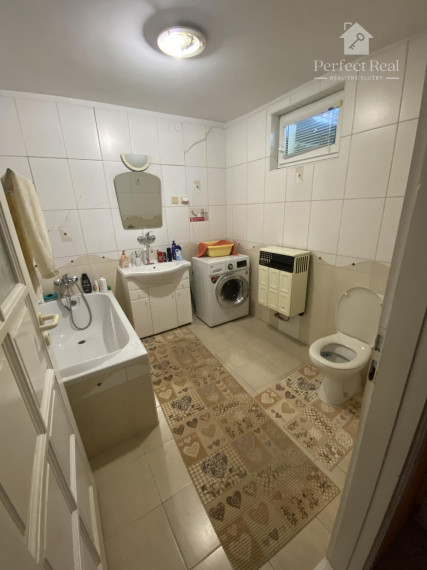 Krásny priestranný 5 izbový rodinný dom s vedľajšou stavbou v obci Vrakúň-  Rezervované