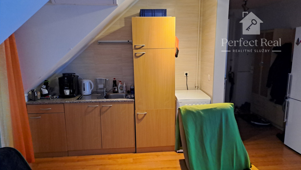 Na predaj 1,5 izbový byt v Šamoríne v centre mesta