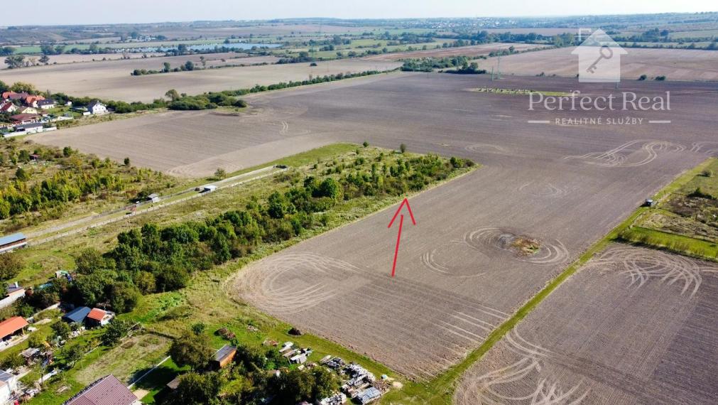 Na predaj investičný pozemok 2355m2 vo Vinosadoch.