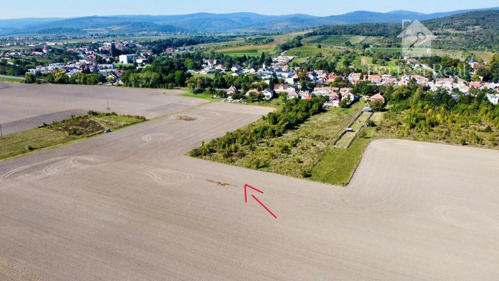 Na predaj investičný pozemok 2355m2 vo Vinosadoch.