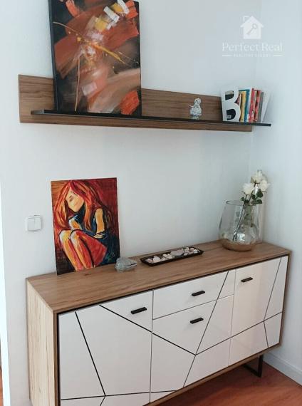 Moderný a plne zariadený 2-izbový byt s klimatizáciou a parkovaním pri Avione