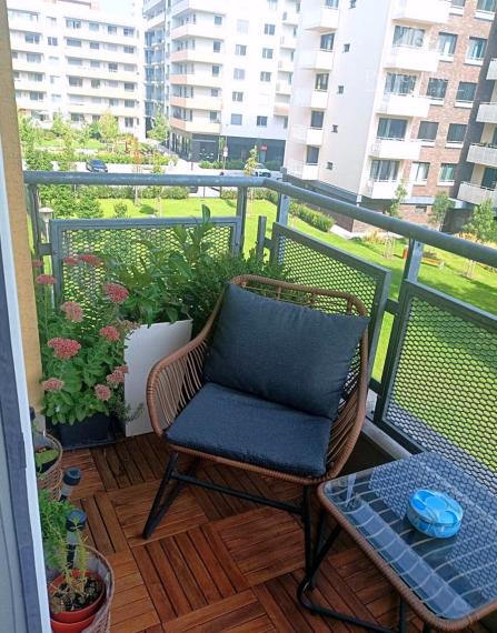 Moderný a plne zariadený 2-izbový byt s klimatizáciou a parkovaním pri Avione