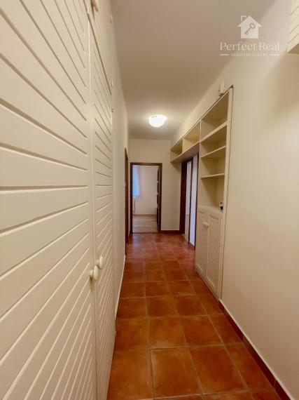 Priestranný 3 izbový byt s GARÁŽOU a so záhradkou v štvorbytovke v obci Zlaté Klasy- výborná lokalita