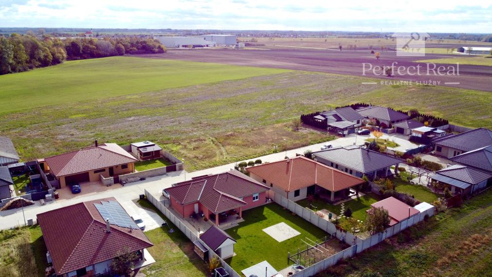 Stavebný pozemok na predaj, slepá ulica -Lesné Kračany, DS