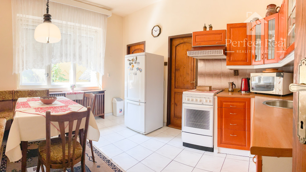 Obývateľný, veľmi zachovalý 4 izbový priestranný RD v obci Zlaté Klasy