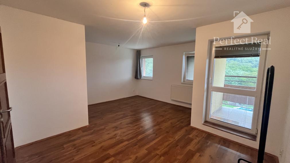 Na predaj 3 izb. byt s balkónom v Kučišdorfskej doline v Pezinku