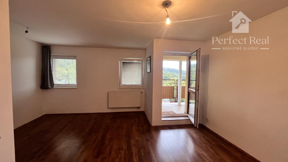 Na predaj 3 izb. byt s balkónom v Kučišdorfskej doline v Pezinku
