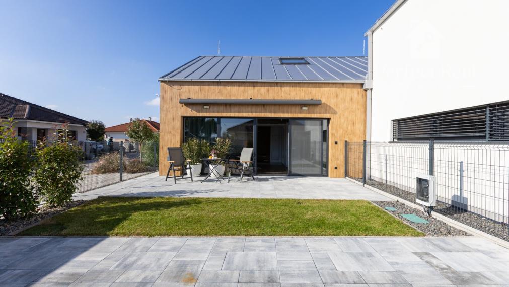 Na prenájom unikátny loftový dom so záhradou v Malinove - Tri vody.