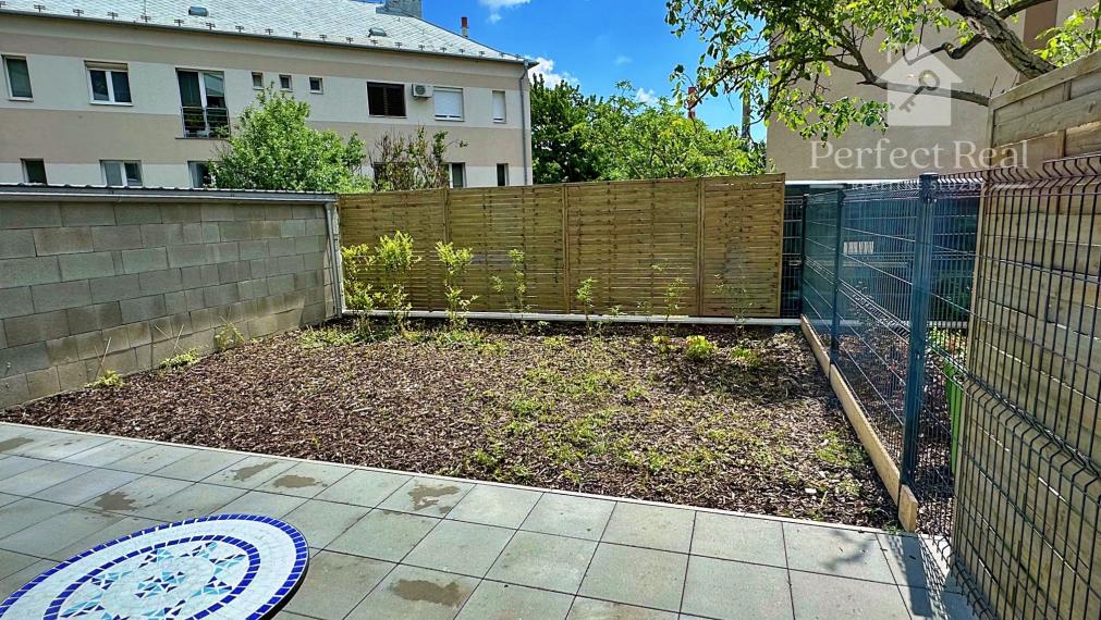 Prenájom 1,5izbový byt s predzáhradkou a parkovaním