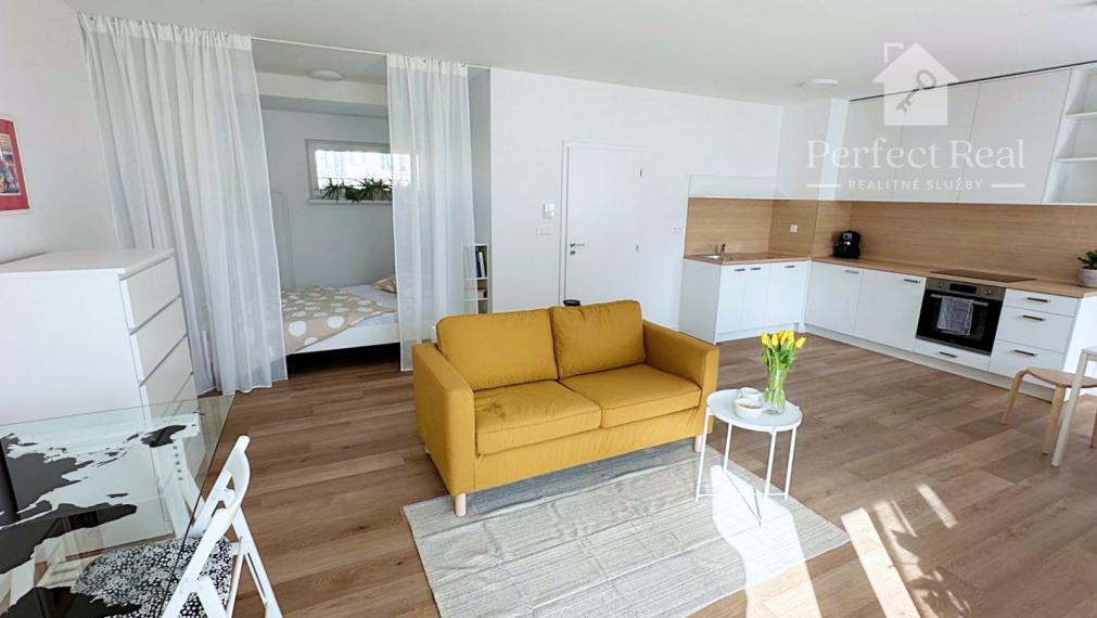 Prenájom 1,5izbový byt s predzáhradkou a parkovaním