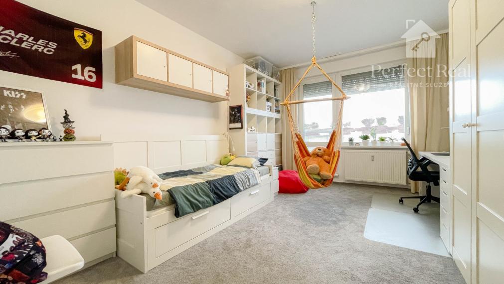 Pekný, moderný priestranný 3 izbový byt v obci Zlaté Klasy- slušná lokalita