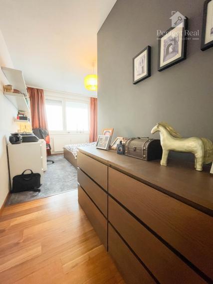 Pekný, moderný priestranný 3 izbový byt v obci Zlaté Klasy- slušná lokalita