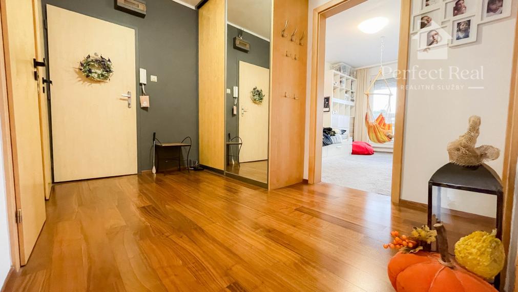 Pekný, moderný priestranný 3 izbový byt v obci Zlaté Klasy- slušná lokalita