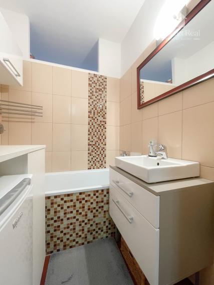 Pekný, moderný priestranný 3 izbový byt v obci Zlaté Klasy- slušná lokalita