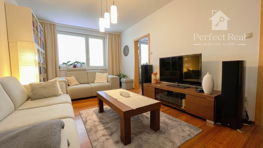 Pekný, moderný priestranný 3 izbový byt v obci Zlaté Klasy- slušná lokalita